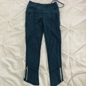 Oiselle moto Portman legging turquoise/teal. GUC.